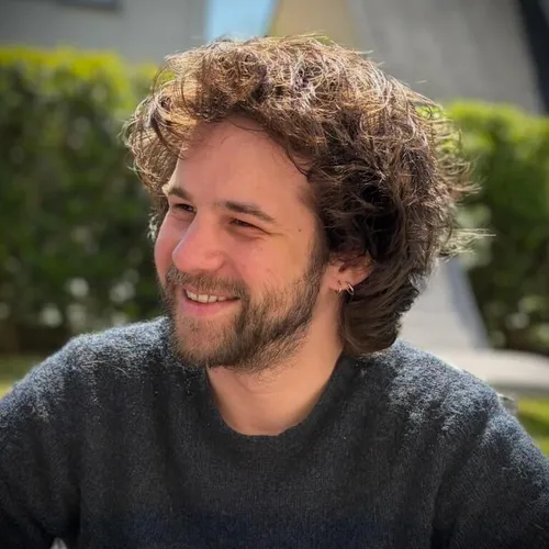 Portrait de Thomas, créateur de Rossignol Web